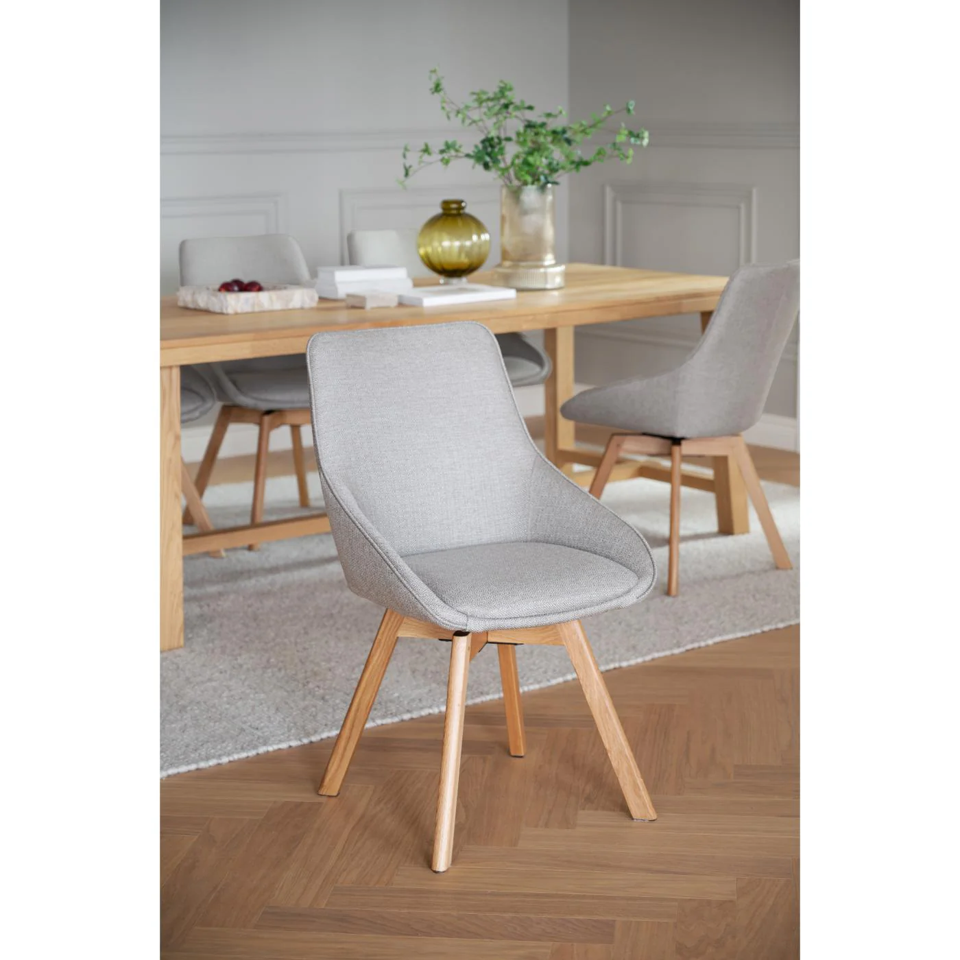 Alison tuoli lakattu tammijalka / vaalea beige kangas - Image 6
