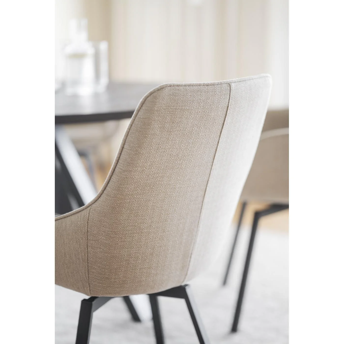 Alison tuoli musta metallijalka / vaalea beige kangas - Image 17